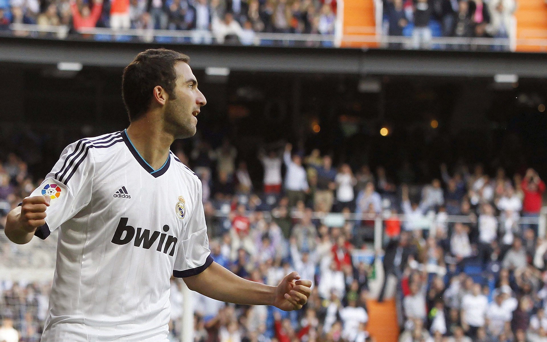 乔治关键制胜,勇士强势晋级,团队韧性铸就季后赛经典战役